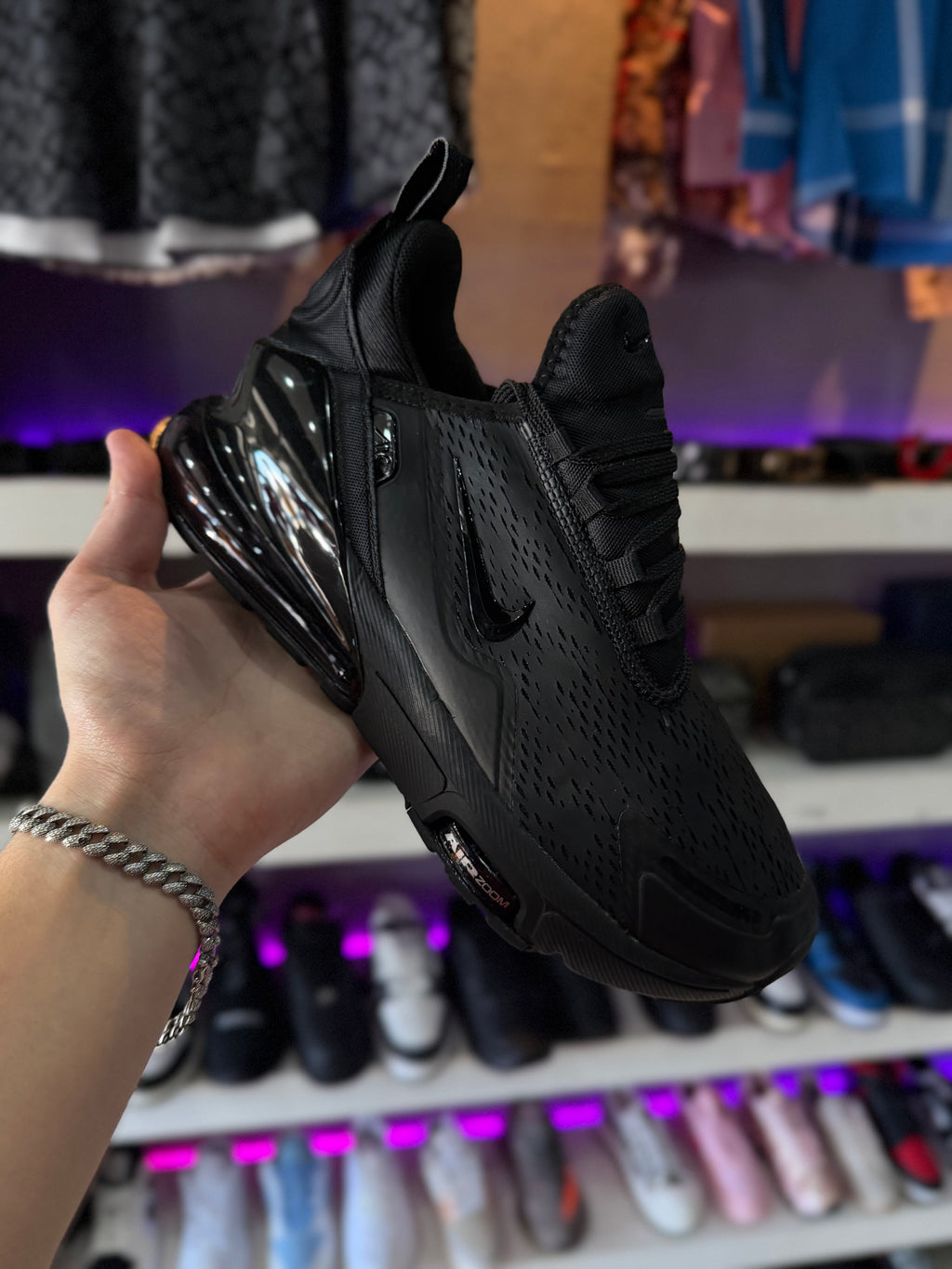 TENIS NIKE “270 PREMIUM”
