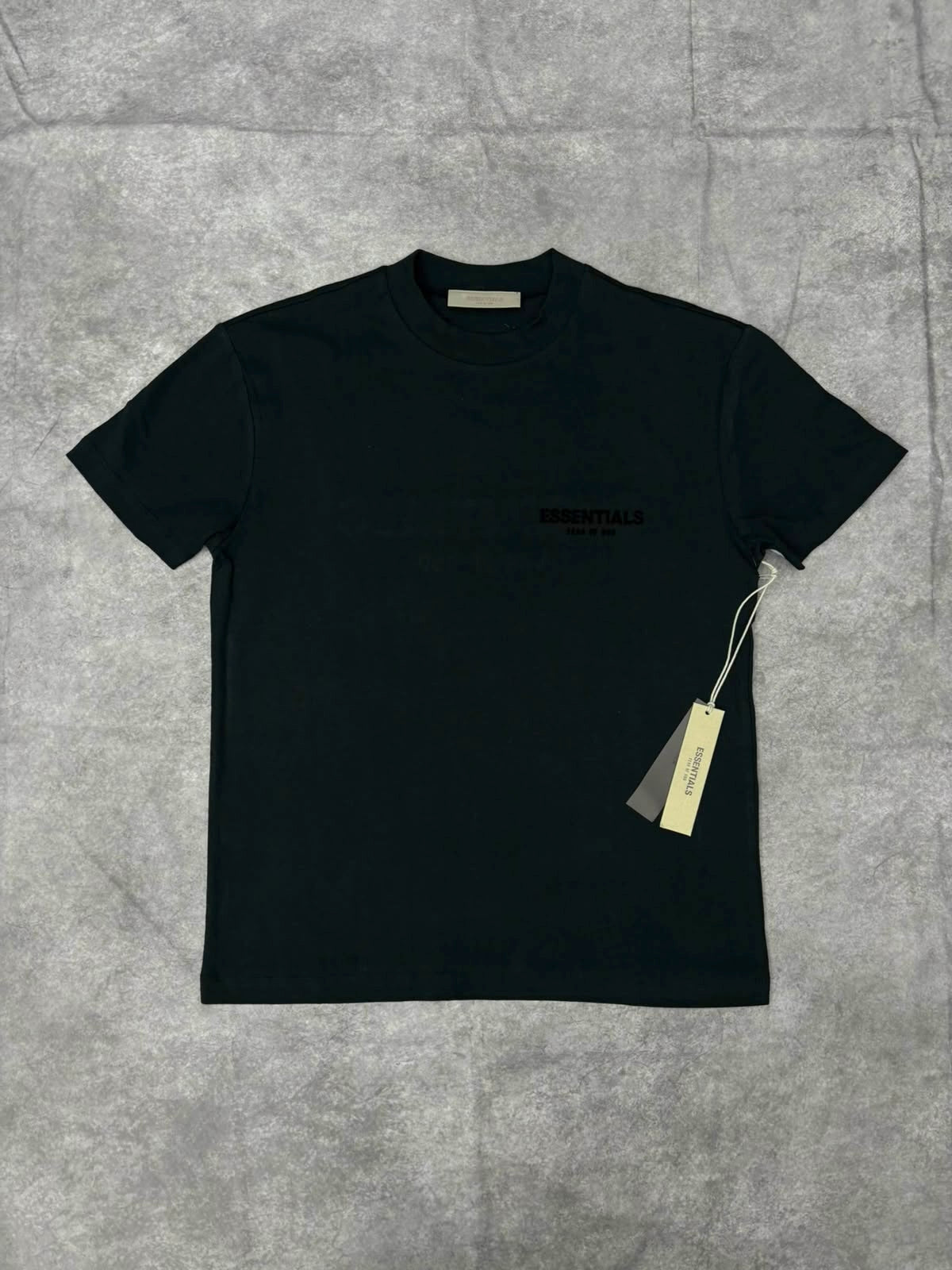 PLAYERA ESSENTIALS “SS 22”