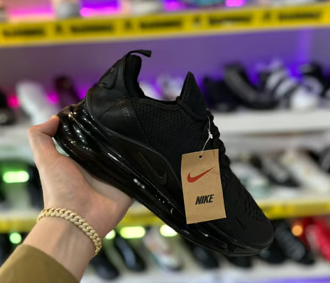 TENIS NIKE "AIR MAX 720 NEGRO VALVULA"