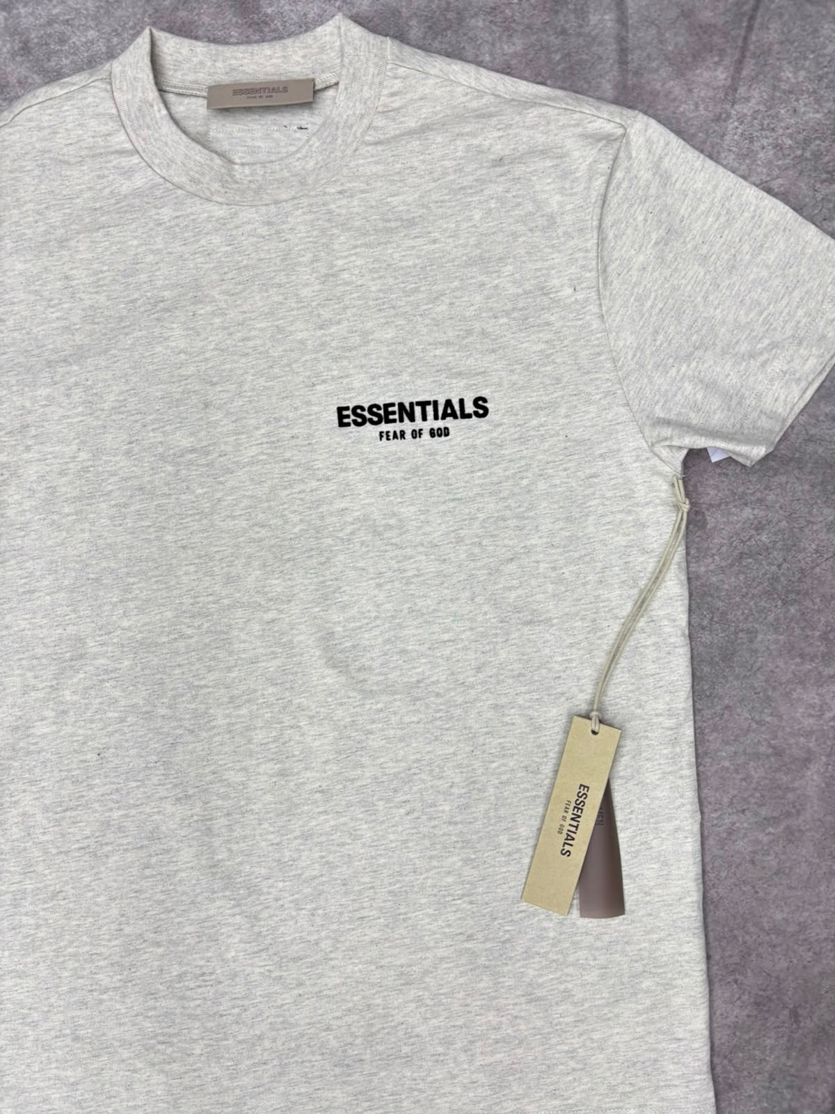 PLAYERA ESSENTIALS “SS 22”