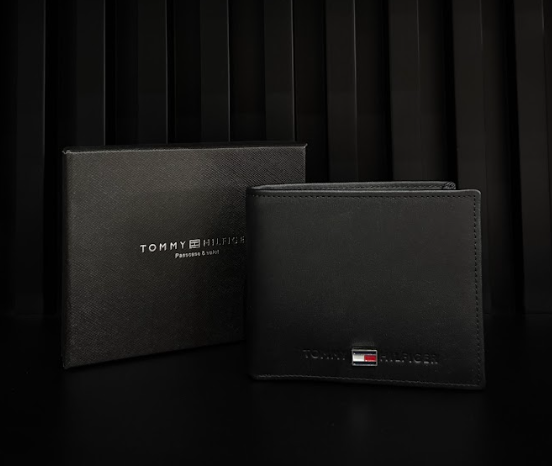 CARTERA TOMMY HILFIGER "NEGRA CLASICA"