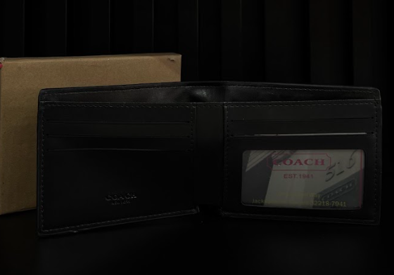 CARTERA COACH "NEGRA LINEA AZUL"
