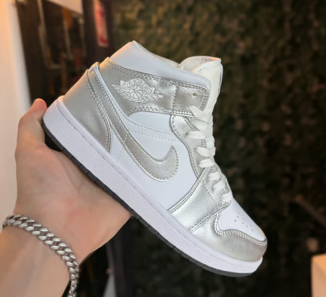TENIS JORDAN 1 MID "METALLIC SILVER"