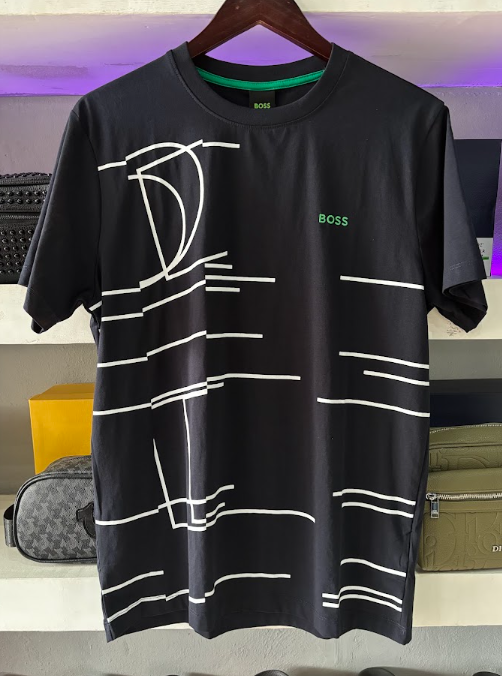 PLAYERA BOSS "NEGRA/BLANCO LOGO VERDE"