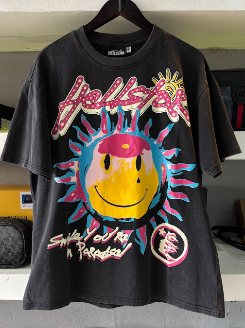 PLAYERA HELLSTAR "NEGRA SUN CARITA FELIZ"