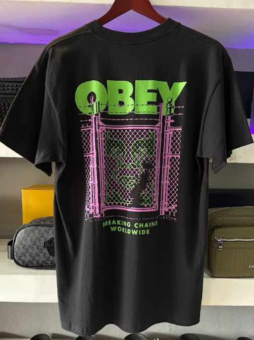 PLAYERA OBEY "NEGRA OBEY VERDE"