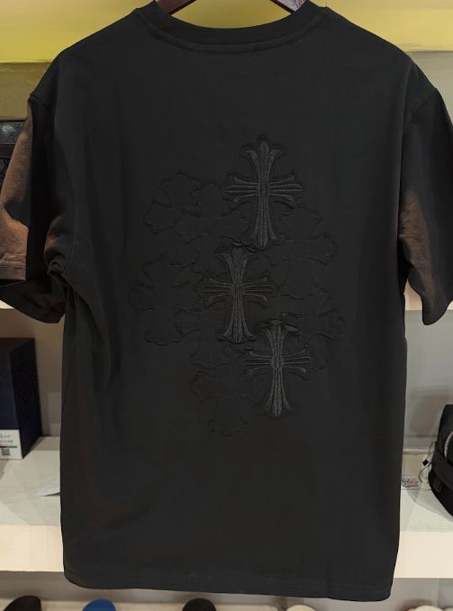 PLAYERA CHROME HEARTS "NEGRA CRUCES DESGASTADO"