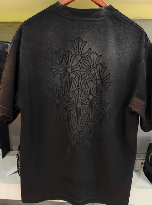PLAYERA CHROME HEARTS "CRUZ CUELLO NEGRA DESLAVADA"