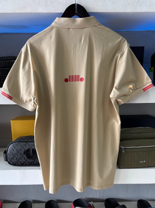 POLO MAJA X JEEP "BEIGE DETALLES ROJOS"