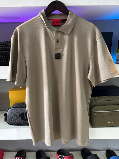 POLO HUGO "BEIGE LOGO NEGRO"