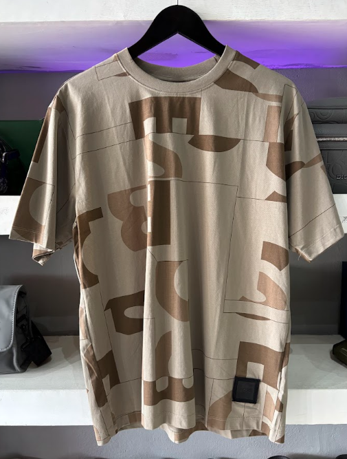 PLAYERA BOSS "BEIGE/CAFÉ CUADRADOS BOSS"