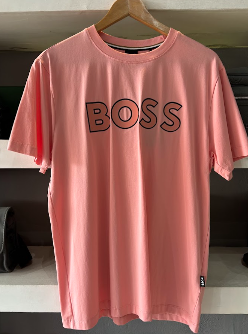 PLAYERA BOSS "ROSA CLASICO"