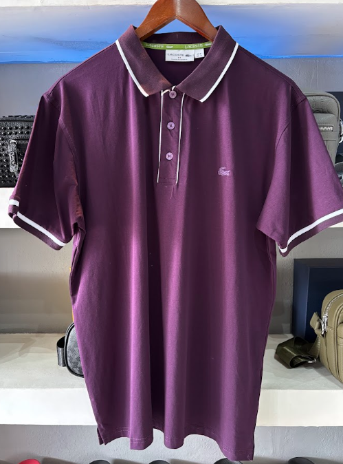 POLO LACOSTE "MORADA DETALLES MANGA BLANCA"