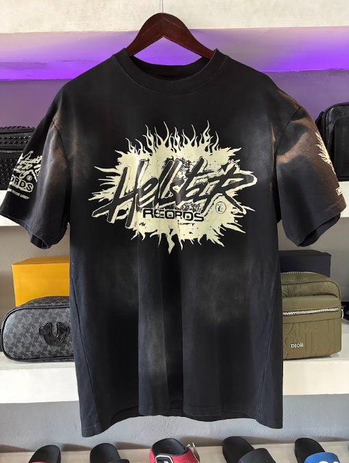 PLAYERA HELLSTAR "RECORDS NEGRA/BEIGE DESLAVADA"