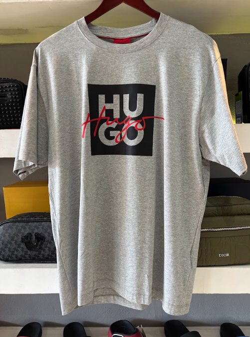 PLAYERA HUGO "GRIS HUGO NEGRO"