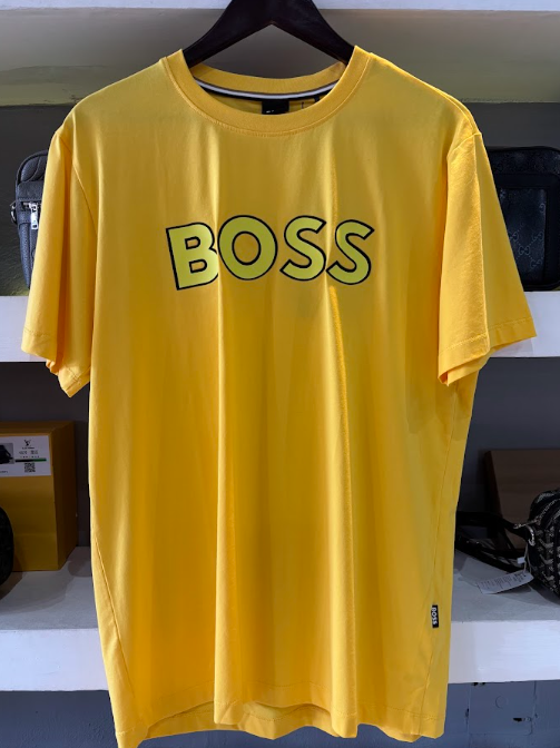 PLAYERA BOSS "AMARILLA LOGO BOSS"