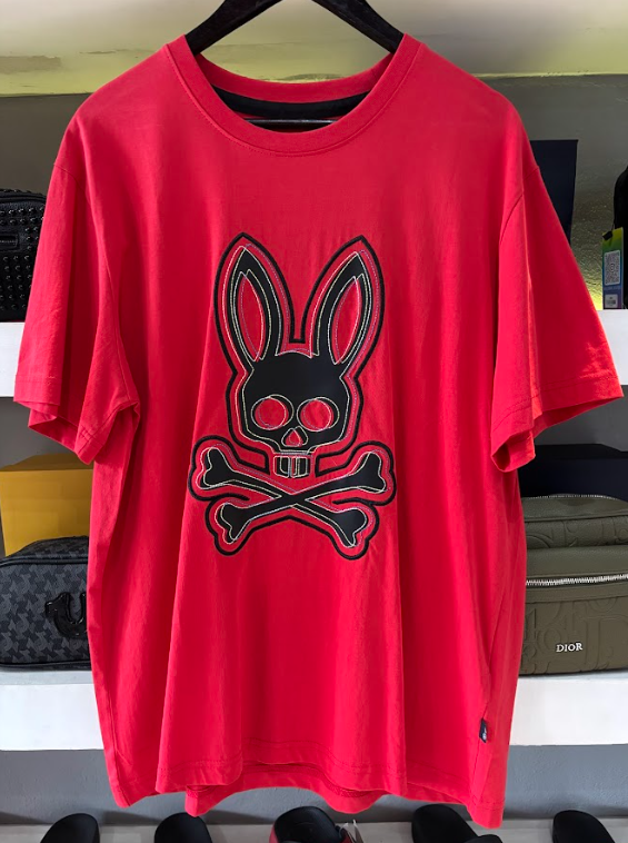 PLAYERA PSYCHO BUNNY "ROJO LOGO CLASICO NEGRO"