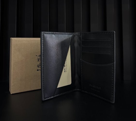CARTERA BURBERRY "NEGRA CON LOGO"