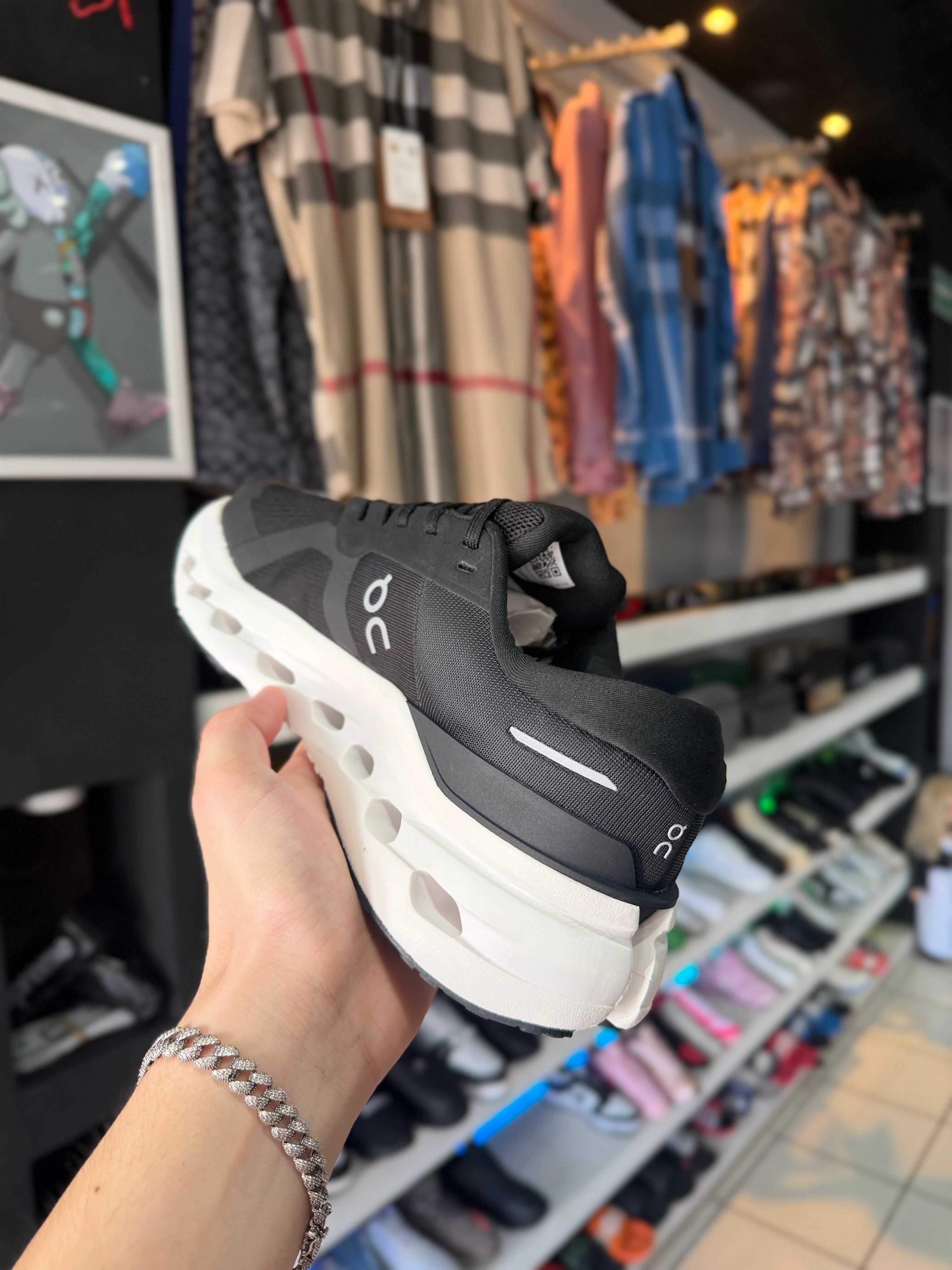 TENI ON CLOUD “CLOUDRUNNER 2”