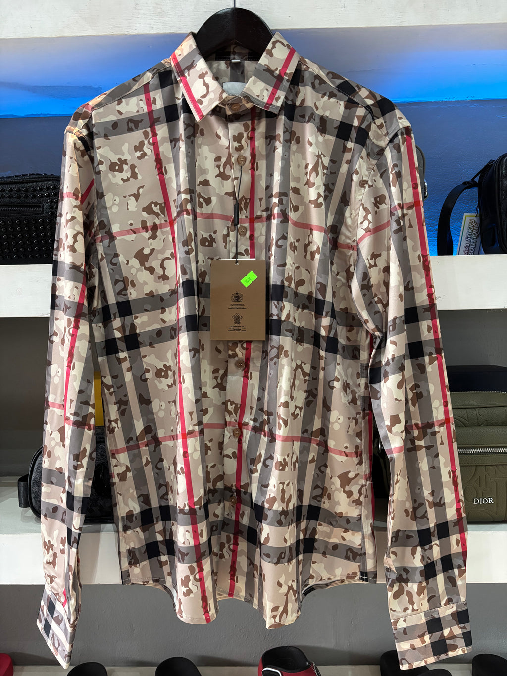 CAMISA BURBERRY "CAMIFLAJE BEIGE LINEAS ROJAS"