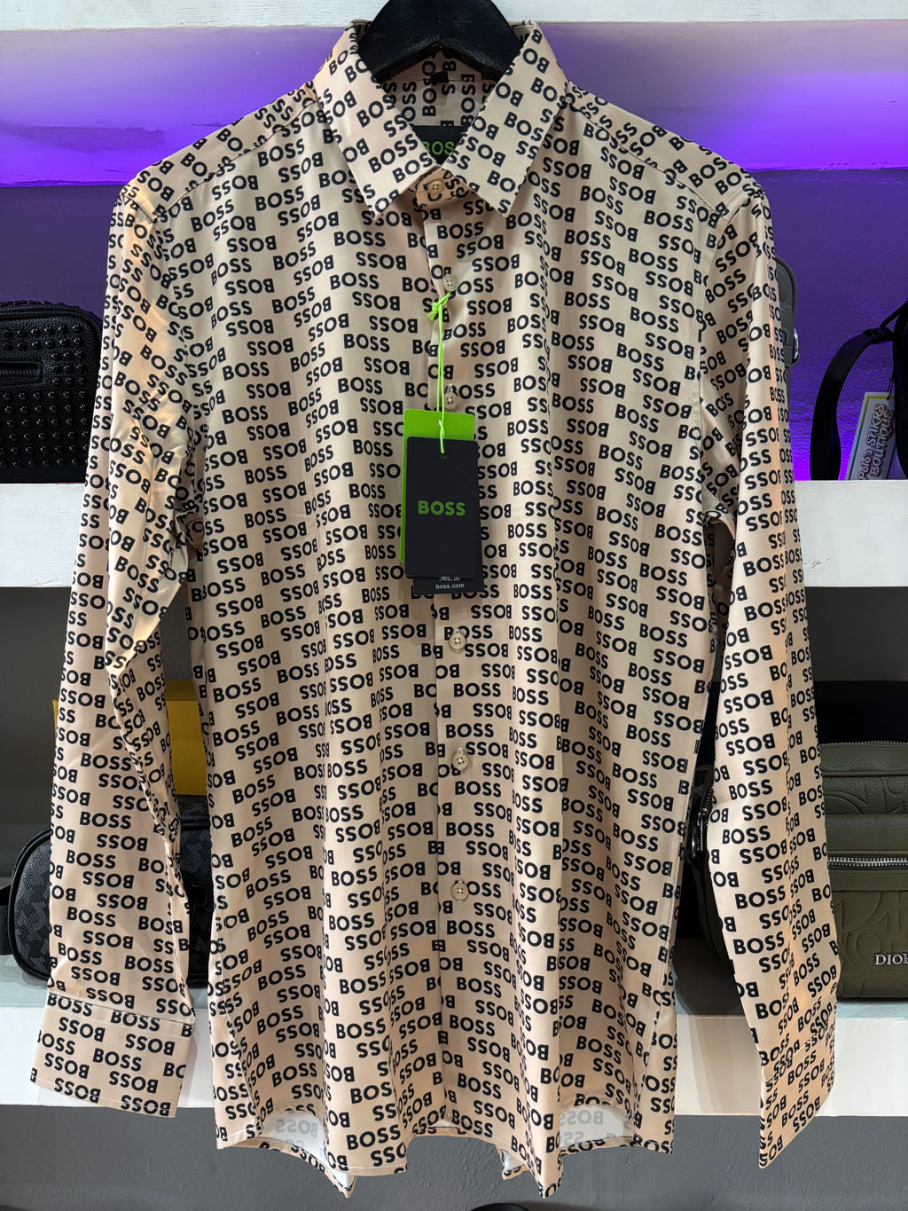 CAMISA BOSS "BEIGE MONOGRAMA NEGRO"
