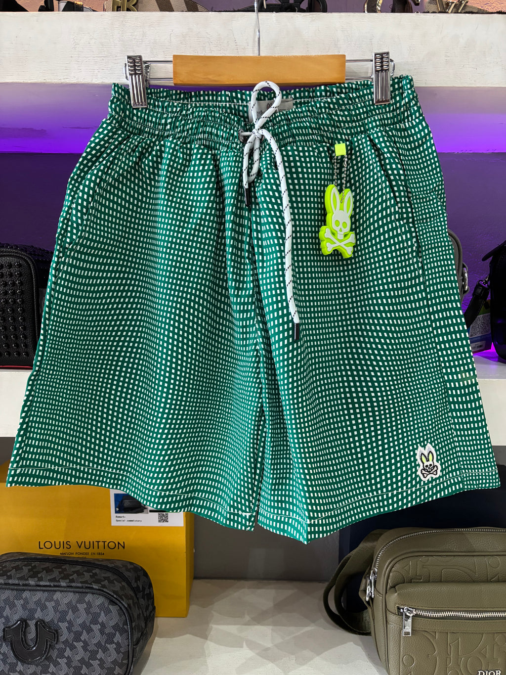 SHORT DE PLAYA PSYCHO BUNNY "VERDE DE CUADRADOS"