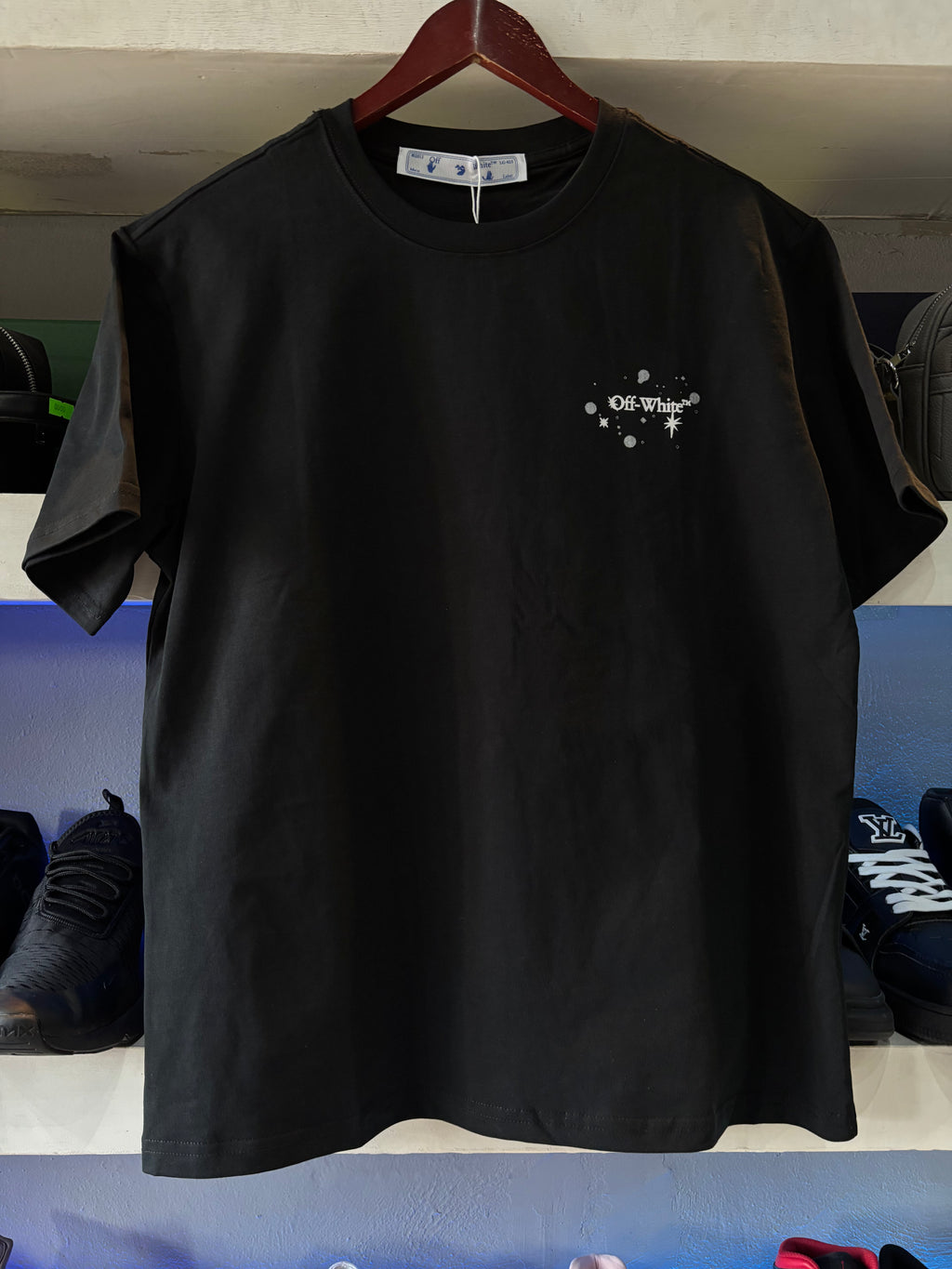 PLAYERA OFF WHITE "NEGRA ESTRELLAS"