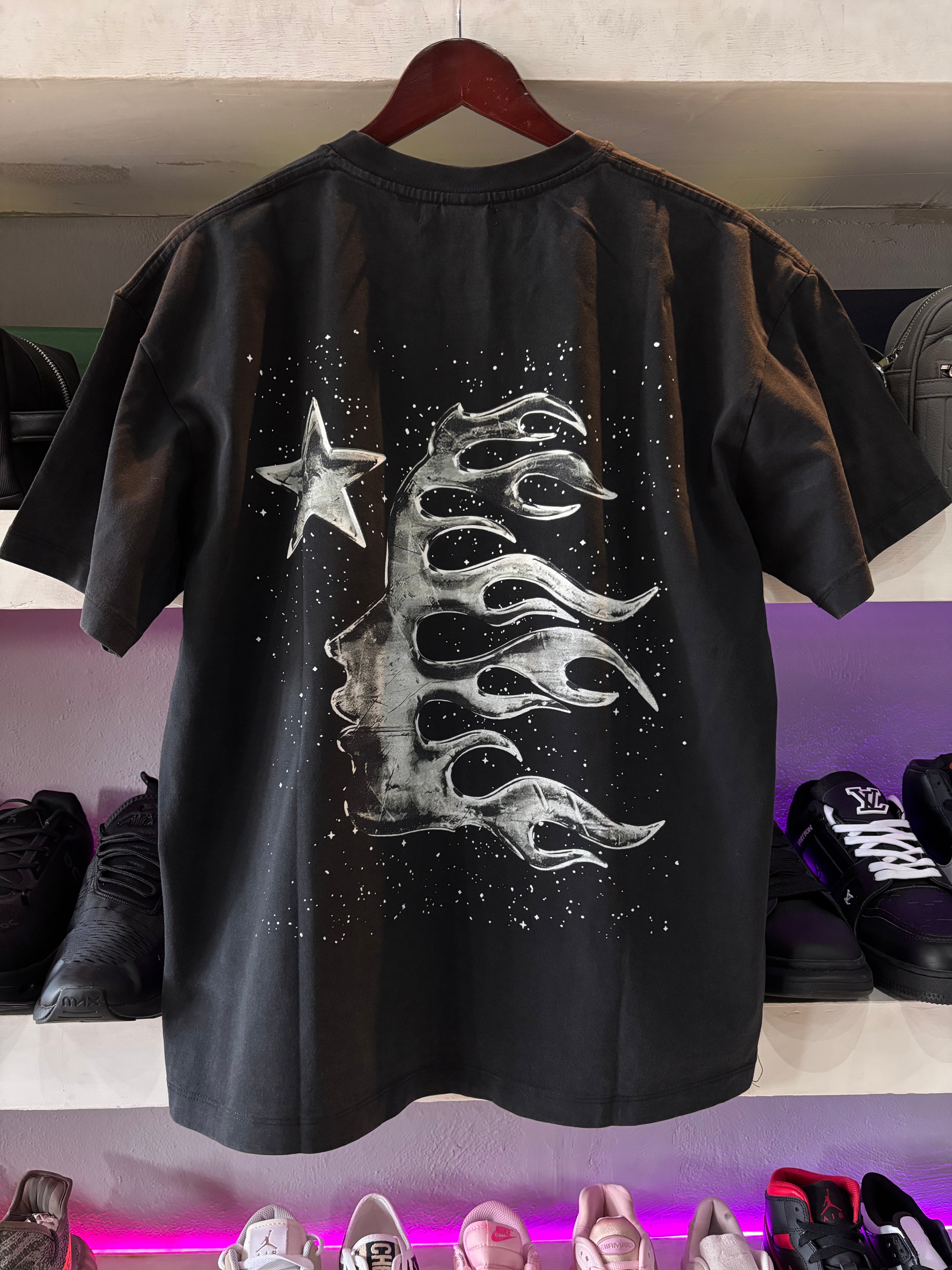 PLAYERA HELLSTAR "NEGRA CHROME"