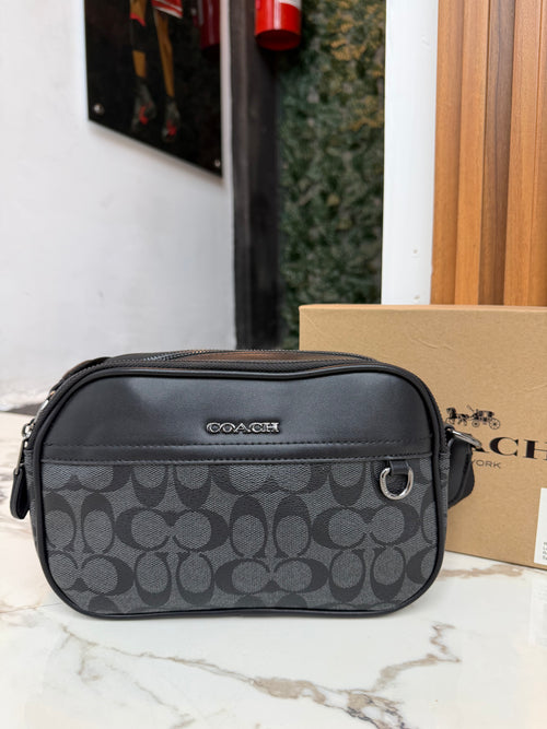 CANGURERA COACH "MONOGRAMA NEGRO"