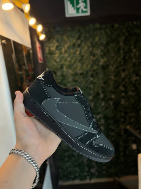 TENIS JORDAN 1 LOW TRAVIS SCOTT "BLACK PHANTOM"